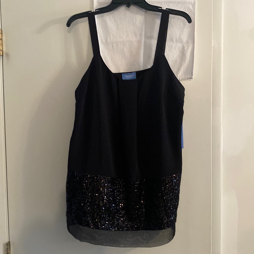 Simply vera Vera Wang top. Black with sequins size large.